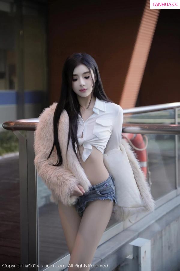   [XiuRen]高清写真图 2024.03.20 No.8261 龙雪儿 清纯美腿第25张图片